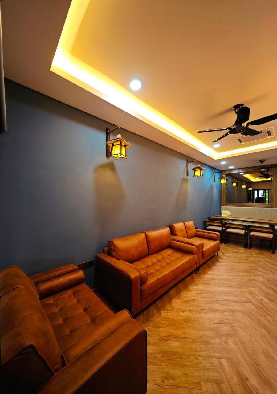 Zen At Austin - Sleep 13 Pax-10 Min To Aeon Tebrau Holiday home