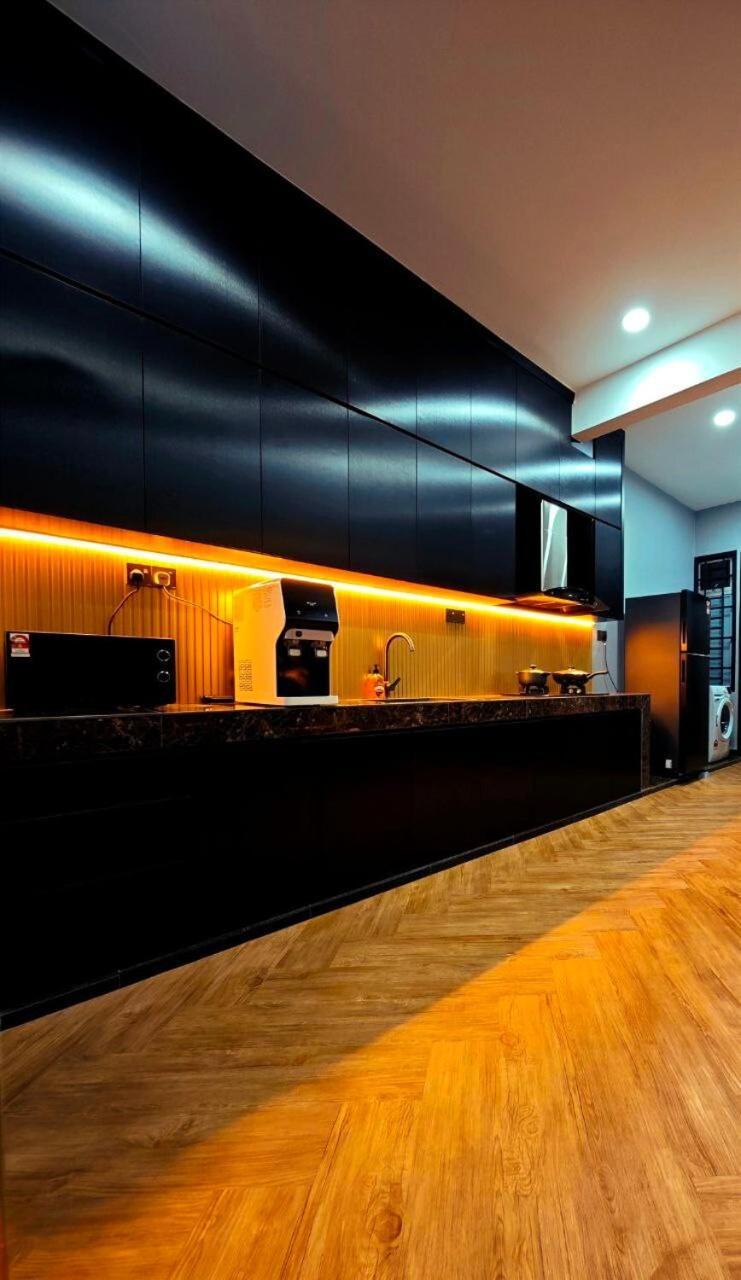 Zen At Austin - Sleep 13 Pax-10 Min To Aeon Tebrau Holiday home